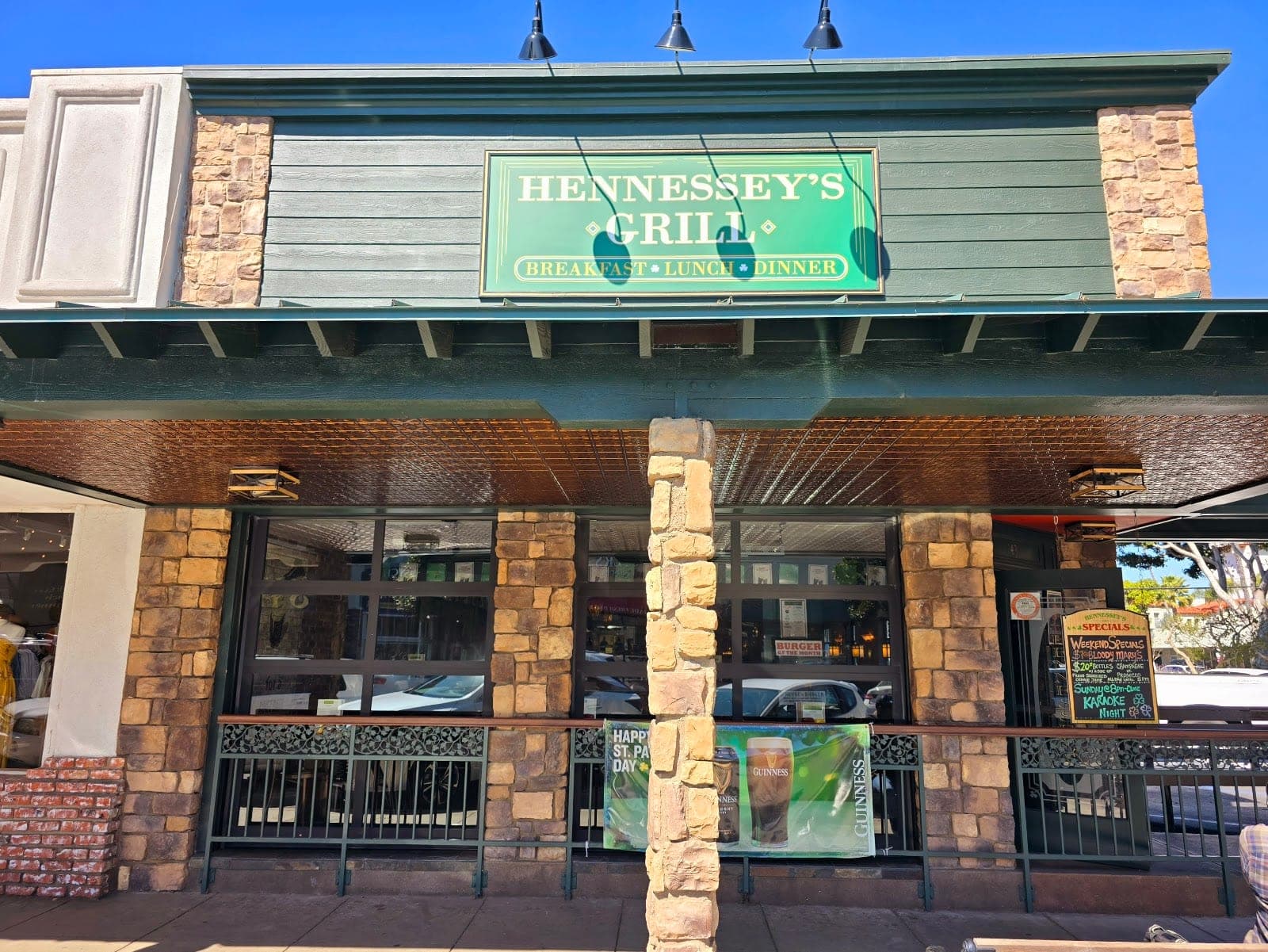 Hennessey's Grill