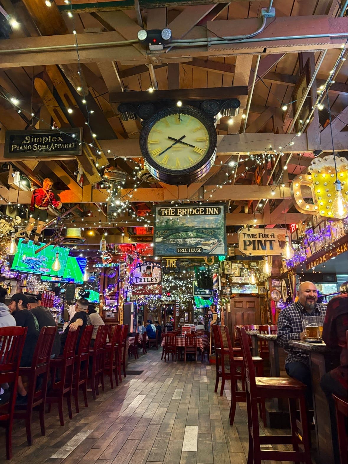 Heroes Bar & Grill
