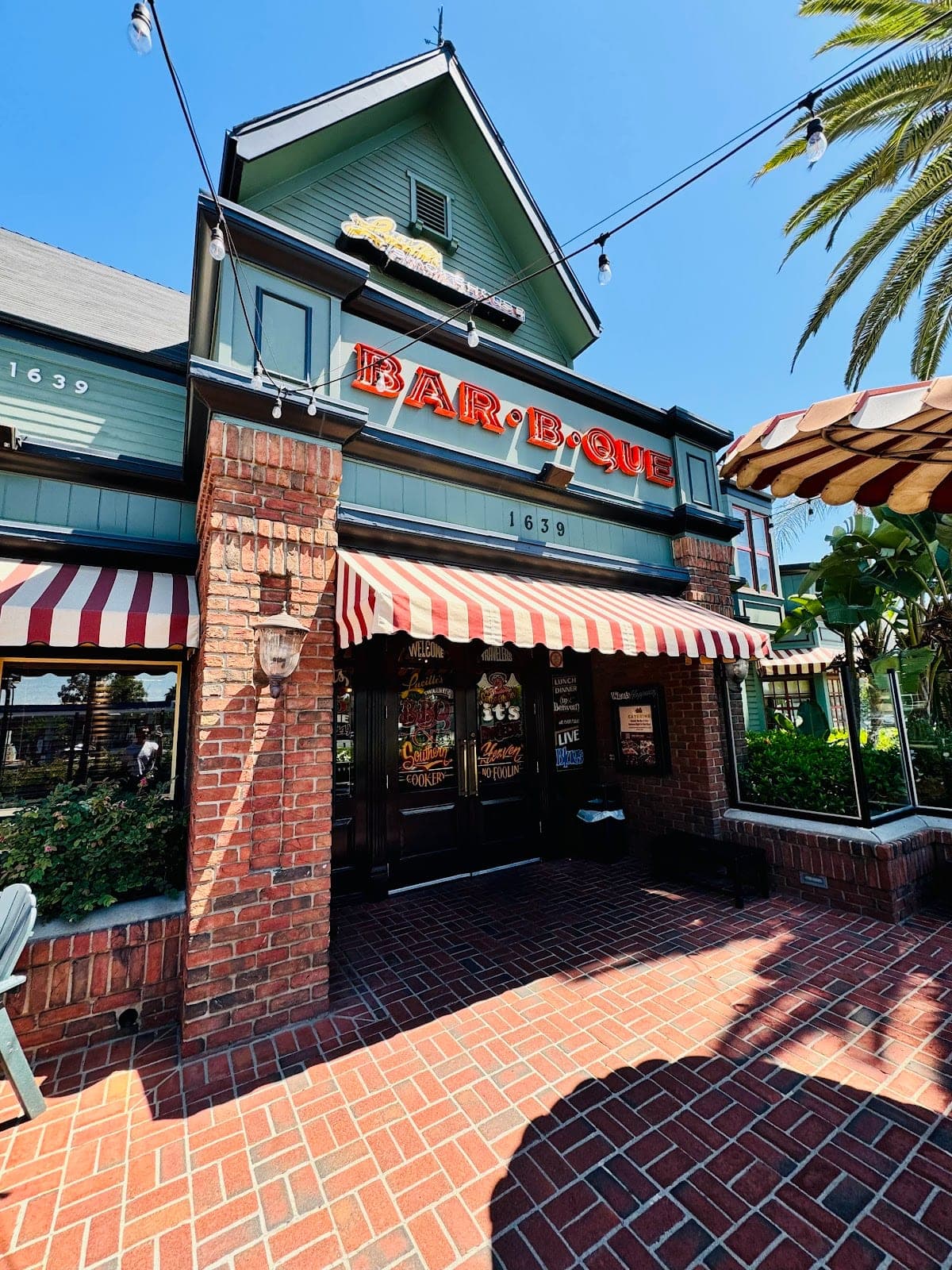 Lucille's Smokehouse Bar-B-Que