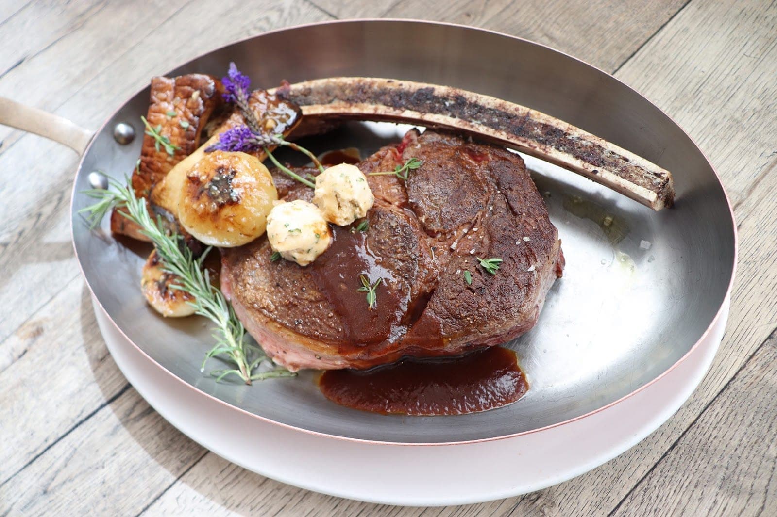 Selanne Steak Tavern